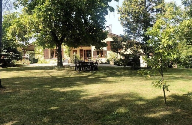 Bed and breakfast on the banks of the Canal des Deux Mers