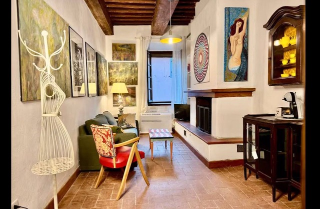 Bed and Breakfast 'Palazzo Ghio' with Wi-Fi and Air Conditioning
