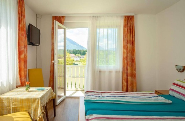 Bed and Breakfast Eckwirt - Doppelzimmer, Dusche Oder Bad, WC, Balkon
