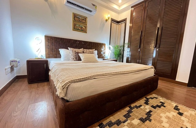 BedChambers Serviced Apartments South Extension,n3 BHKn