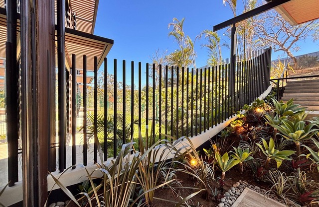 BEE Suites San José - Santa Ana