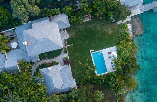 Beehive Harbour Island. Luxury Dream World on the Bay. Private dock and pool