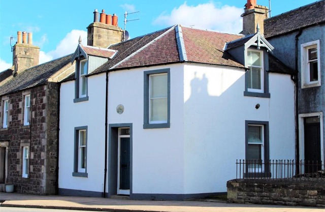 Beeswing, a Victorian Gem in Biggar