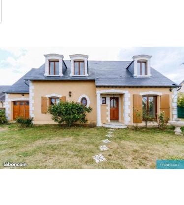 BELLE MAISON A Ménars