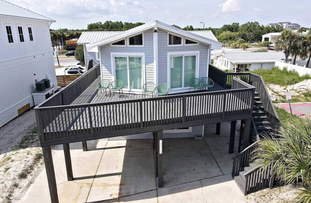 Belle Vista Top Charming 2 bedroom beach cottage in Orange Beach Alabama by Prickett Properties