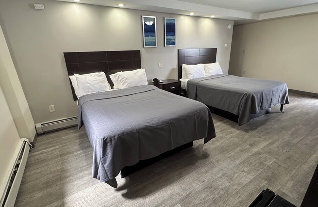 Belleville Motor Lodge