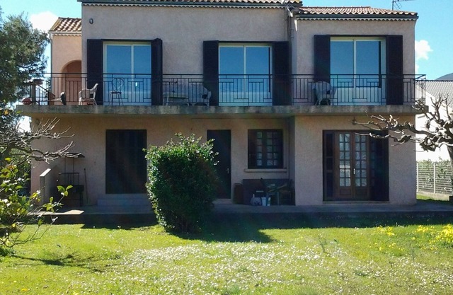 BELOW VILLA WITH GARDEN