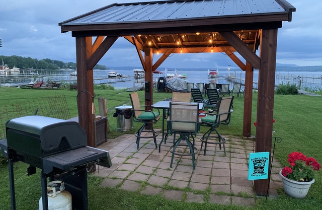 Bemus Chautauqua Lakefront Cottage - Low boat traffic bay- waterfront- new dock