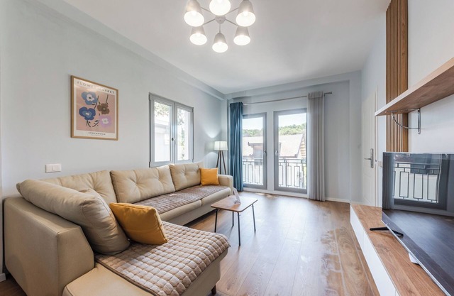 Beni's Villa Apartments 2 by PS