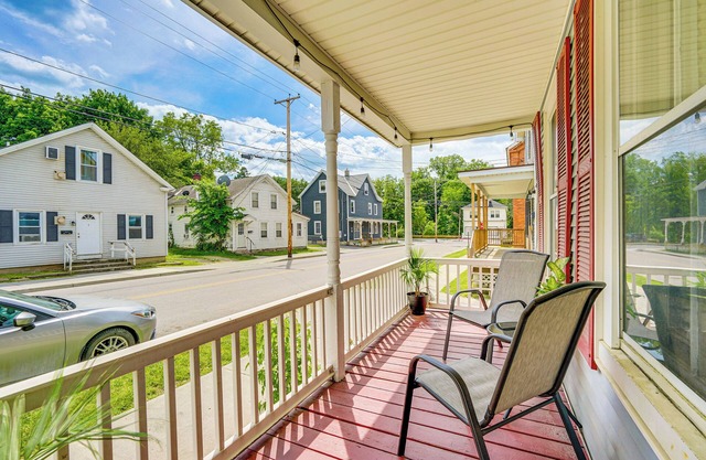 Bennington Gem w/Smart TV Near Historic District!