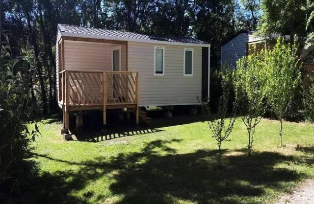 Bergougne Campsite* - Mobile home LOGGIA 3 rooms 4 persons