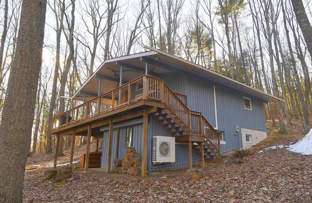 Berkeley Springs cabin getaway