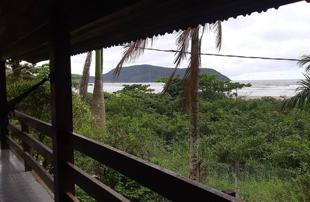 BERTIOGA FOOT IN THE SAND