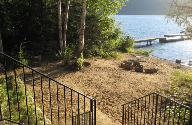Best Beach in Huckleberry Bay! Step off the porch onto the beach!