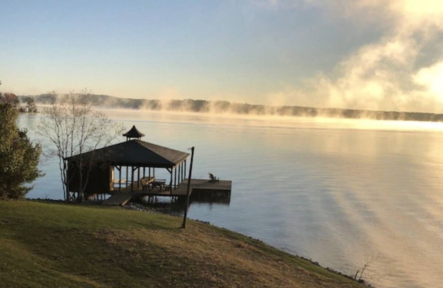 Best "DAM" View on Lake Sinclair! Kayaks 🛶 Sunrises 🌅 Big water 🌊 Fishing 🎣