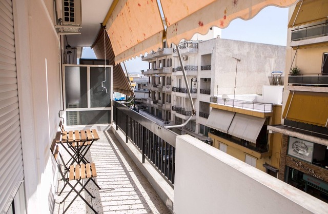 Best House, Anakreontos, Perivolaki, Nikaia, Piraeus