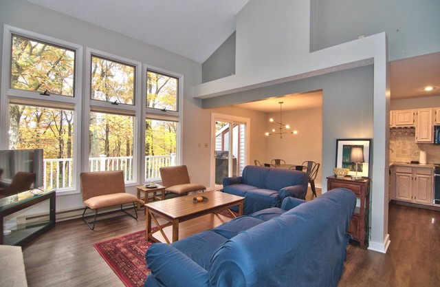 Best Location in the Poconos - Walk to Beach or Slopes!