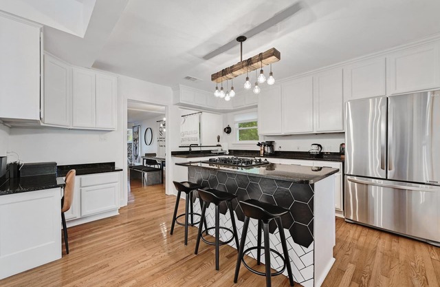 Best of Both - The Urban Shade; ACL Ideal!