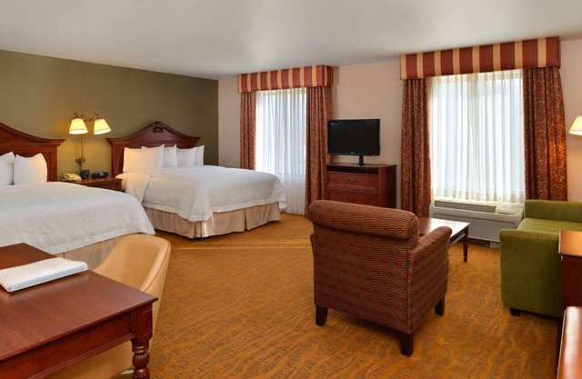 Best Place to Unwind! 2 Spacious Units, Free Breakfast, Pool, Pets Allowed!
