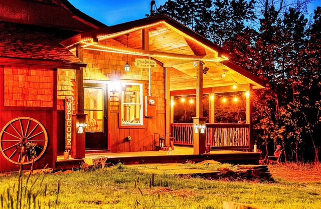 Best rated cabin in Hunter cozy 4 Bedrooms 3 full baths AC close to everything