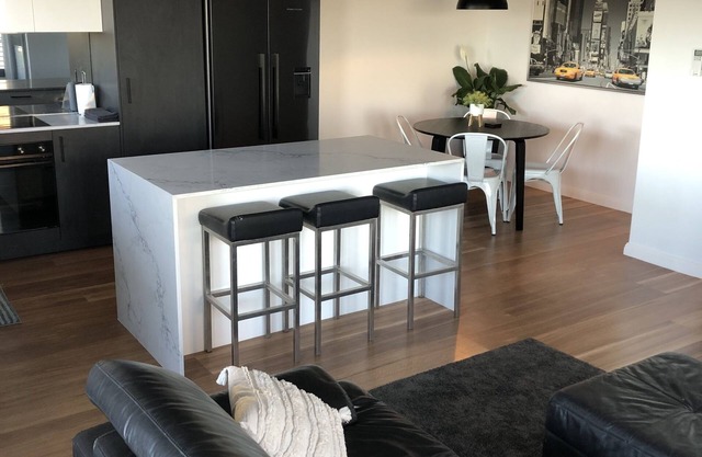 Best Value 3 Bed Brisbane Self-Contained Apartment With City Views Sleeps 7