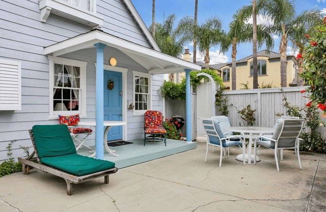 Best Value on Balboa Island, Classic Cottage w/Amenities, Walk to Beach and Marine Avenue