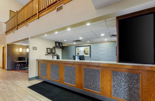 Best Western Falcon Plaza - Bowling Green