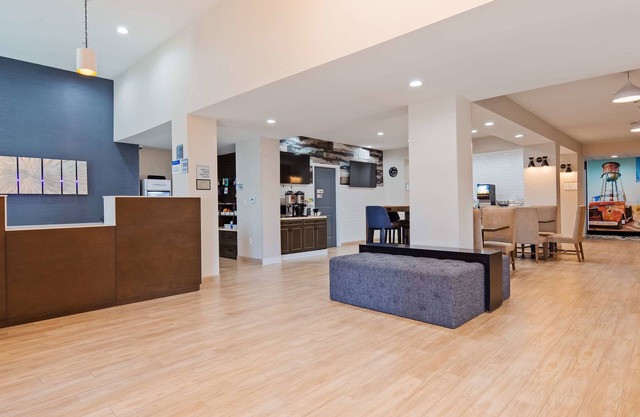 Best Western Plus New Barstow Inn & Suites