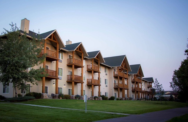 Best Western Plus Riverfront Hotel & Suites