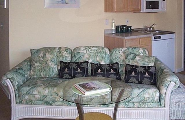 Bethany Beach Inn - 102 Bethany Beach Inn