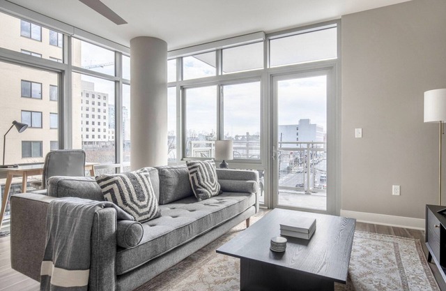 Bethesda 2BR w/W/D, Gym & Pool, nr dining, by Blueground