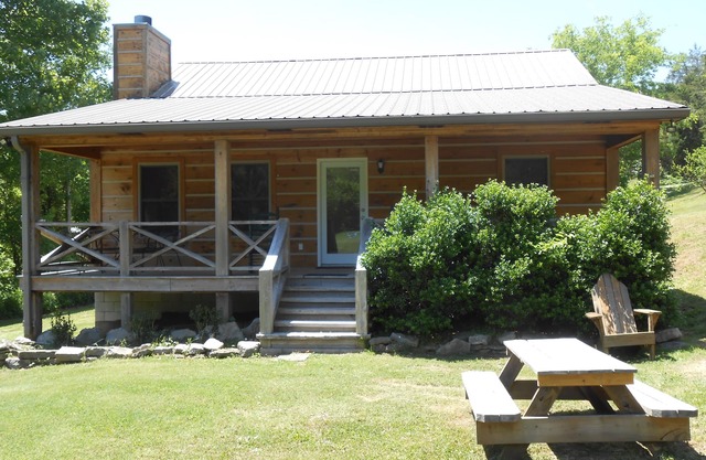 Betty's Island Cabin Caney Fork River Trout Fishing