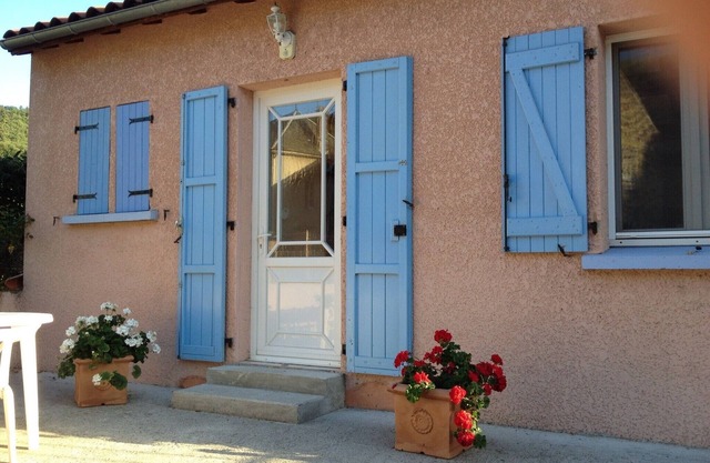 Between Blesle, Massiac and Brioude, Independent house 6 people