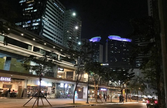 BGC Central Top Floor 1BR Cozy Condo Amazing Views! Walkable to all Attractions!