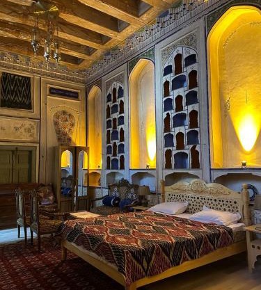 Bibi-Khanym Superior