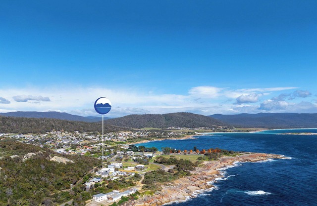 Bicheno Ocean Views Apt 2 - Freycinet Holiday Houses