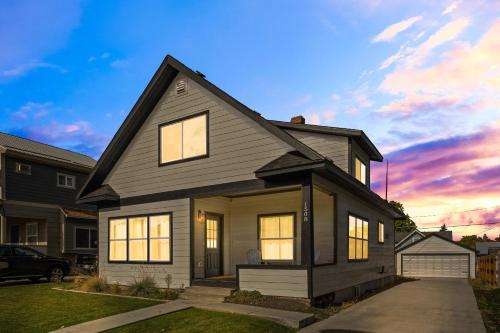 Big House Mins To DT Big Groups Well Stocked