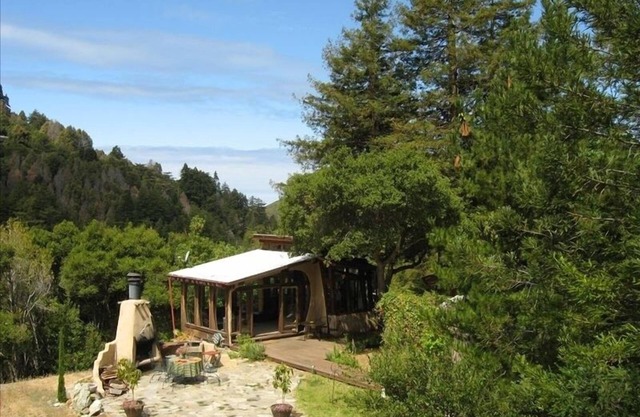 Big Sur Dream Home Completely private with an outdoor hot tub and fireplace.
