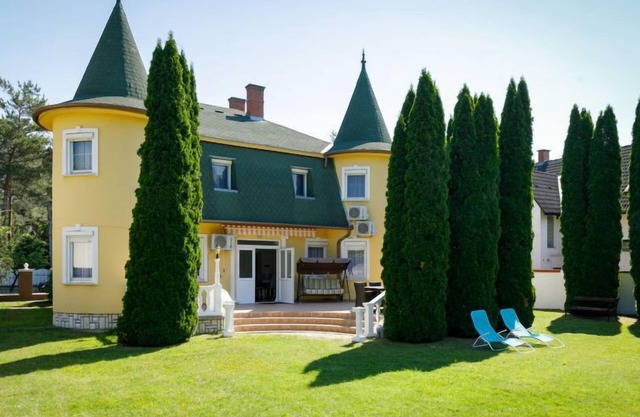 Big Thuja by Interhome
