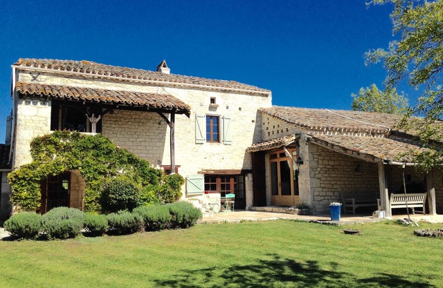 Bijou Barn with Sophisticated Charm. Peaceful Retreat for Four. Secluded Pool.