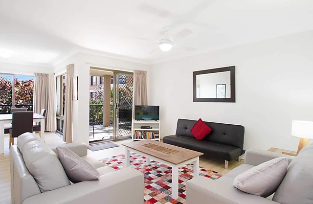 Bilinga Gardens 3 - Bilinga/North Kirra Beachfront - Min. 3 Night Stays!