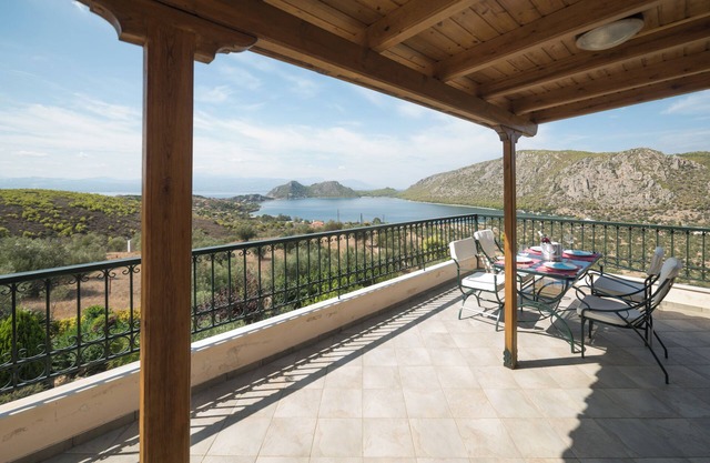 Billi's Loft granting stunning sea views ideal for a relaxing holiday.