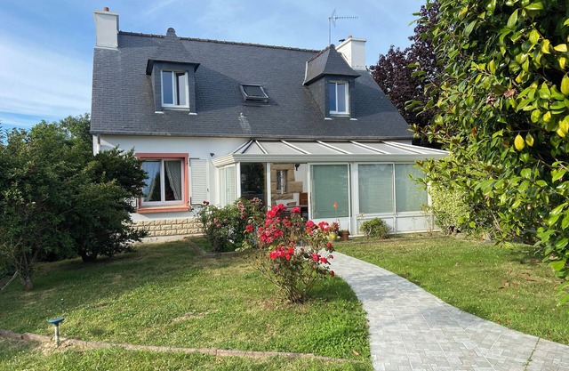 BINIC house 800m from beaches, town center and restaurants.