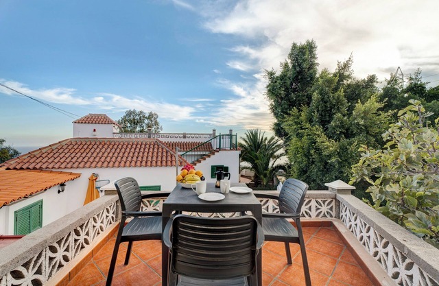'Biofinca Las Dulces Casa Almita' with Sea View, Private Terrace and Wi-Fi