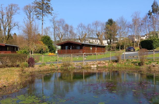 Birchlea - a lodge that sleeps 6 guests in 3 bedrooms