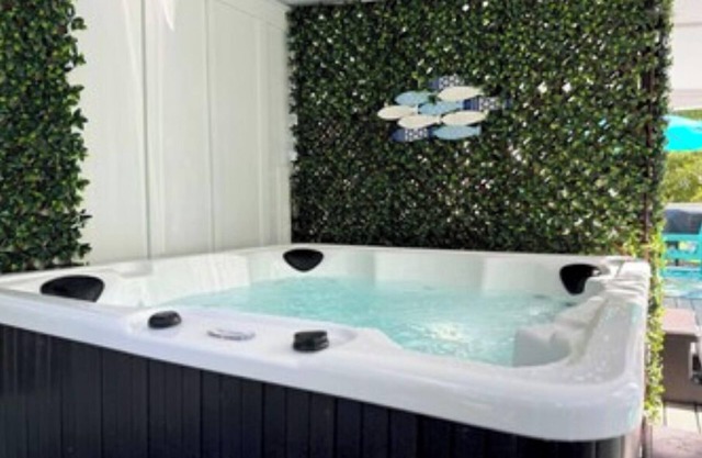 “Birchwood” is a Charming 2 bedroom Cottage located at The Va Dare & sleeps 4!