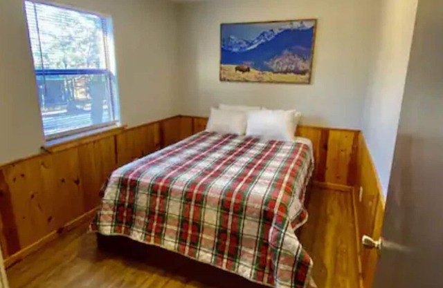 Bison Cabin #5 - Rocky Point Cabins