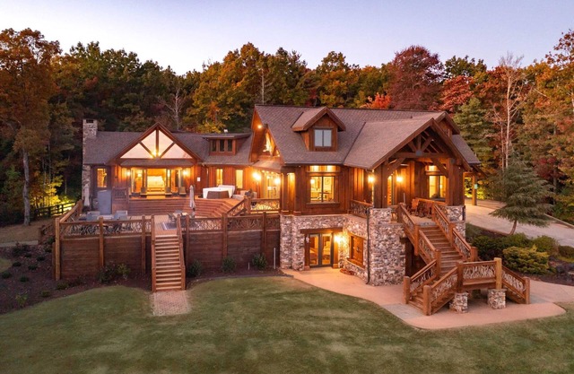 Bison View Lodge -Epic Views | Hot Tub | Pickleball Courts