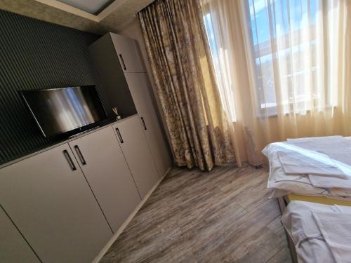Black Swan guest rooms