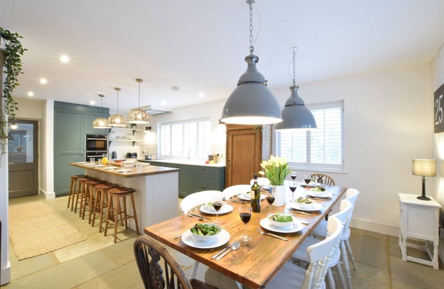 BLACKSHORE HOUSE, WENHASTON, pet friendly in Halesworth